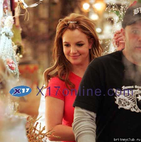 Бритни делает рождественские покупки1166188956671.jpg(Бритни Спирс, Britney Spears)