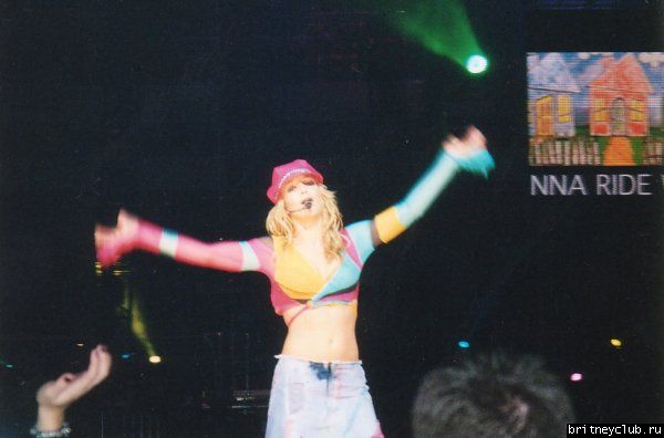 D.W.D. - Raleigh, North Carolina (12 Декабря 2001 года)001.jpg(Бритни Спирс, Britney Spears)
