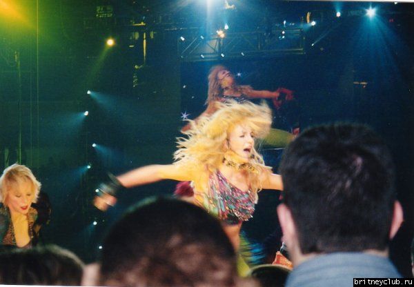 D.W.D. - Raleigh, North Carolina (12 Декабря 2001 года)006.jpg(Бритни Спирс, Britney Spears)