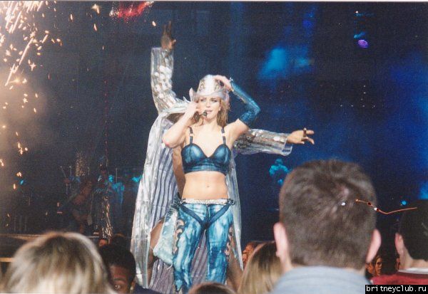 D.W.D. - Raleigh, North Carolina (12 Декабря 2001 года)008.jpg(Бритни Спирс, Britney Spears)