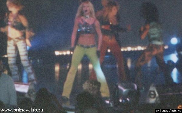 D.W.D. Boston, MA (29 Июня 2002)10.jpg(Бритни Спирс, Britney Spears)
