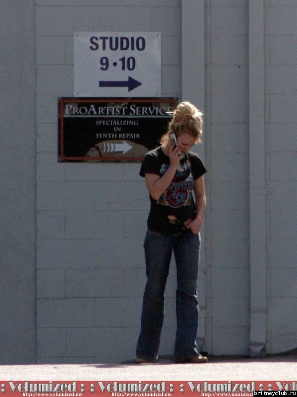 Бритни делает остановки по пути в аэропорт(дополнение)18.jpg(Бритни Спирс, Britney Spears)