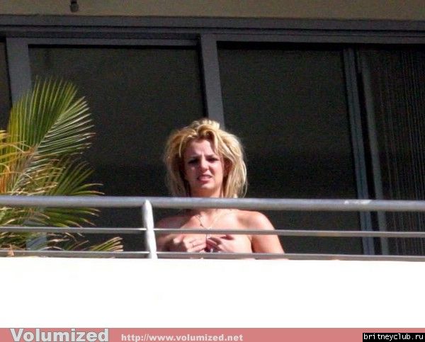 Бритни загорает обнаженной на балконе своего пентхауса3.jpg(Бритни Спирс, Britney Spears)