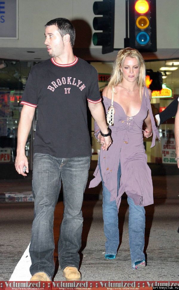 Бритни уезжает из бара в Санта Монике02.jpg(Бритни Спирс, Britney Spears)
