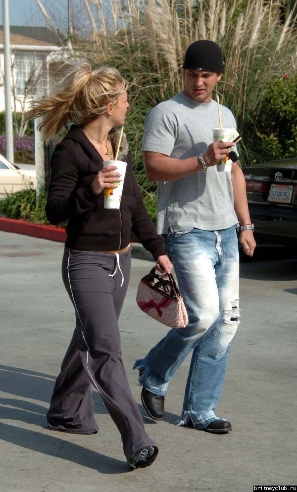 Бритни и Брайан в Санта Монике8~117.jpg(Бритни Спирс, Britney Spears)