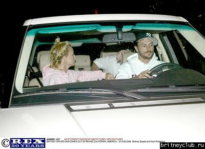 Бритни и Кевин (август 2004)12.jpg(Бритни Спирс, Britney Spears)