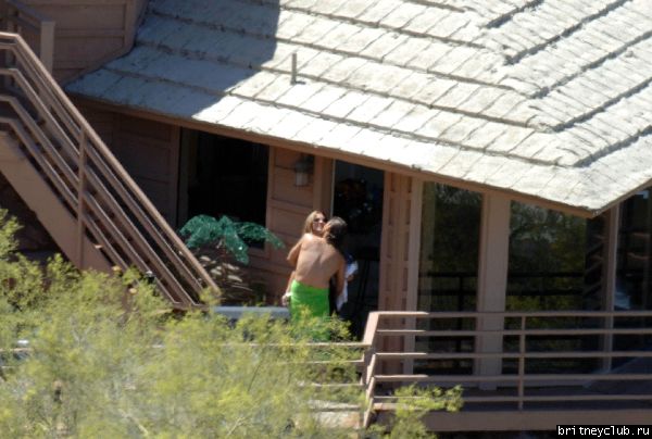 Бритни и Кевин отдыхают на своей арендованной вилле26172-09.jpg(Бритни Спирс, Britney Spears)