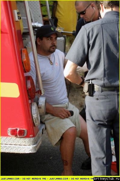 Фотограф был ранен в ногу около дома Бритниbritney-spears-baby-shower53567.jpg(Бритни Спирс, Britney Spears)
