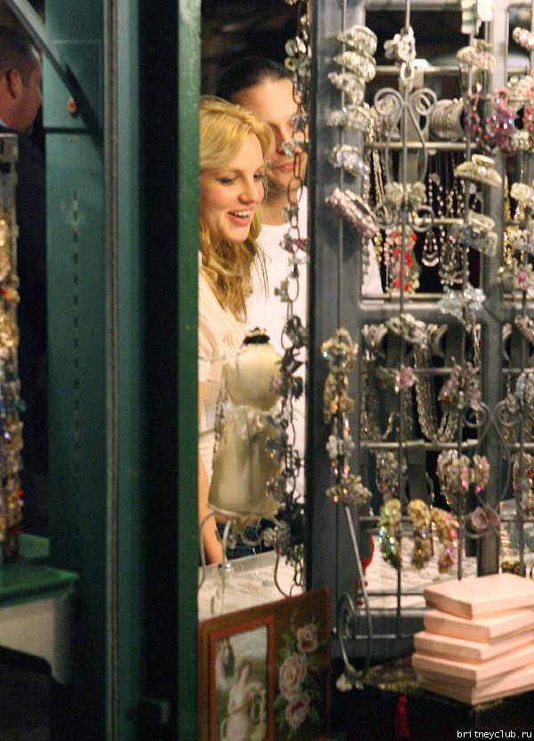 Бритни и Кевин на шоппинге в Grove3.jpg(Бритни Спирс, Britney Spears)