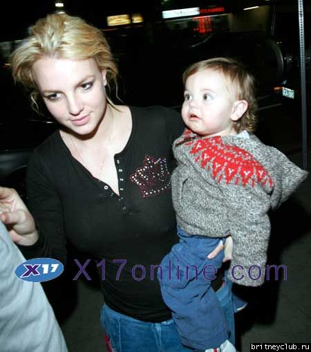 Бритни посетила  студию звукозаписи с Шоном ПрестономBSPEARSSEAN120306_1.jpg(Бритни Спирс, Britney Spears)