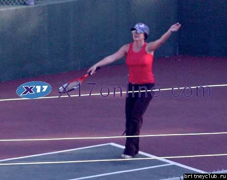 Бритни играет в теннис на территории клиникиBSpearsTennis031507_3.jpg(Бритни Спирс, Britney Spears)