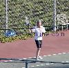 Бритни играет в теннис на территории клиники