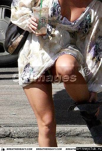 Бритни уезжает из студии Millennium, где готовилась к выступлению в Доме Блюзаbritney-millennium21.jpg(Бритни Спирс, Britney Spears)