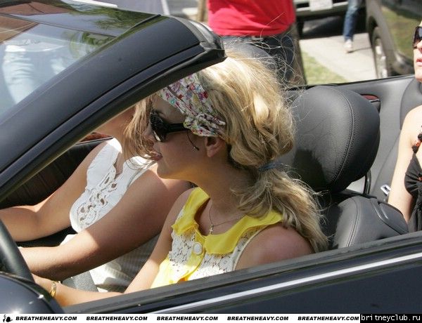 Бритни направляется в студию звукозаписиbritney-yellow21.jpg(Бритни Спирс, Britney Spears)