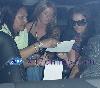 Бритни выполняет тест DMV  в своей машине