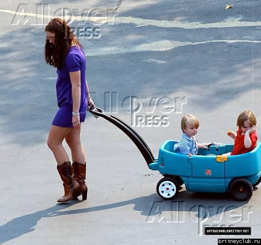 Бритни проводит время с детьмиx_014~0.jpg(Бритни Спирс, Britney Spears)