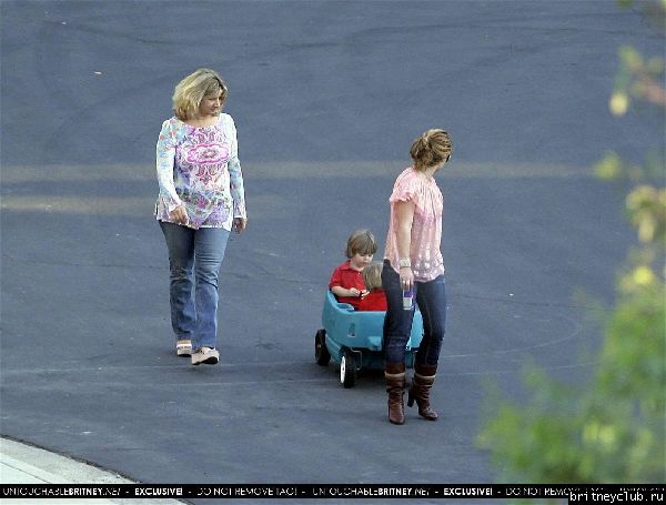 Бритни проводит время с детьмиx9~64.jpg(Бритни Спирс, Britney Spears)