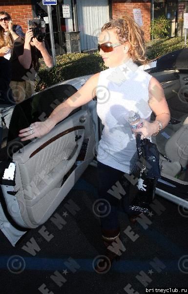 Бритни посещает  солярий2654876.jpg(Бритни Спирс, Britney Spears)