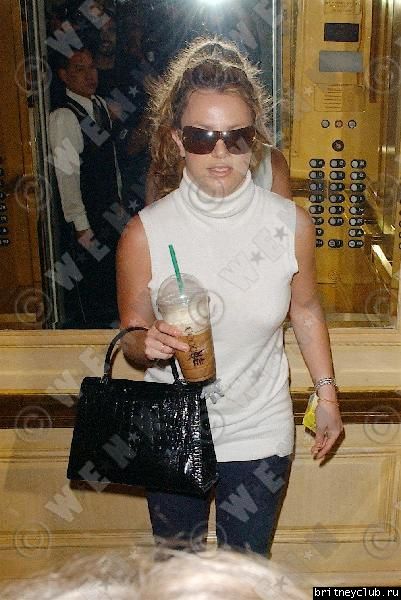 Бритни приехала в отель "Четыре сезона"2655004.jpg(Бритни Спирс, Britney Spears)