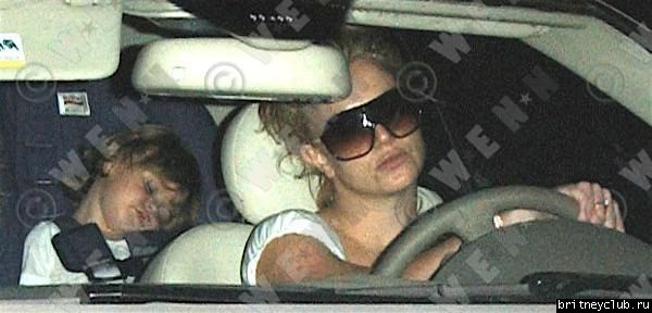 Бритни сос спящими детьми направляется в отельbritney-sons14.jpg(Бритни Спирс, Britney Spears)