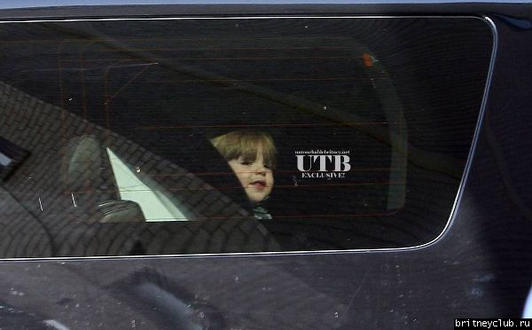 Бритни с детьми направляются в Голливуд6~220.jpg(Бритни Спирс, Britney Spears)