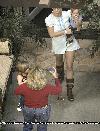 Бритни с детьми в своем особняке в Малибу