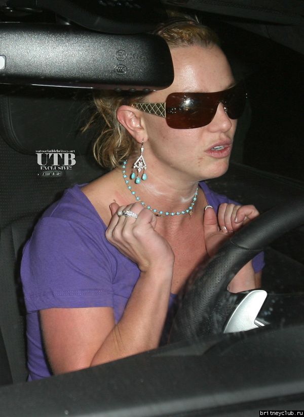 Бритни с Сэмом Латфи едут в отель20~309.jpg(Бритни Спирс, Britney Spears)
