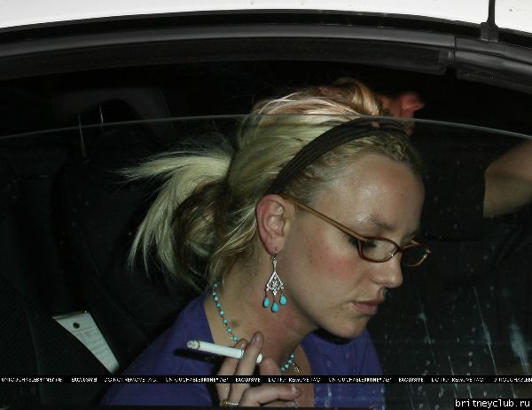 Бритни с Сэмом катаются вокруг Беверли ХиллзBM_FP_SPEARS_CAR_03_2.jpg(Бритни Спирс, Britney Spears)