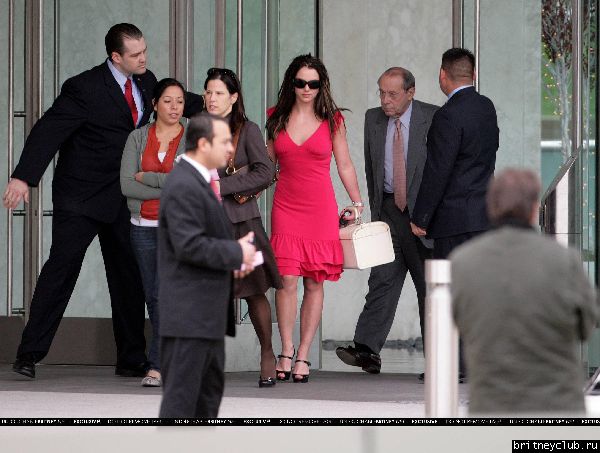 Бритни уезжает из офиса Марка Каплана017~60.jpg(Бритни Спирс, Britney Spears)