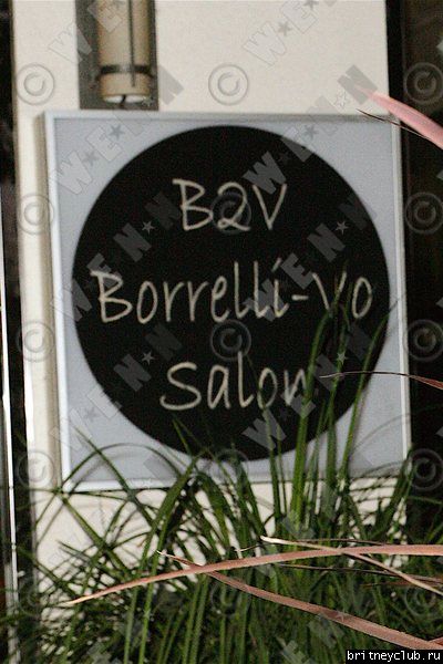 Бритни в салоне B2V Borrelli-Vo в Лос-Анджелесеbritney-hair04.jpg(Бритни Спирс, Britney Spears)
