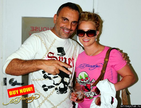 Бритни на бизнес-встрече с дизайнером Hardy Owner04.jpg(Бритни Спирс, Britney Spears)
