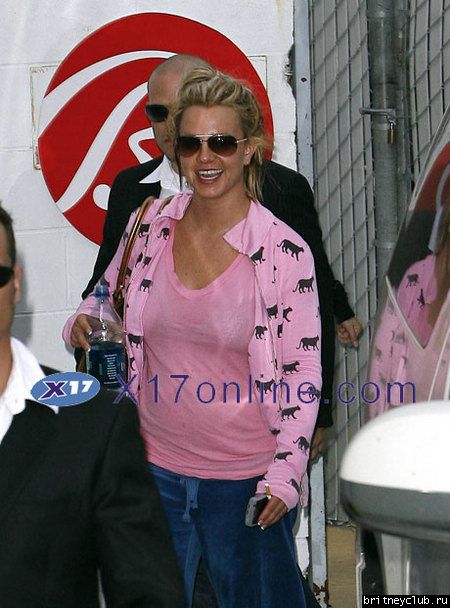 Бритни уезжает из спортклуба BallysBSPEARSSMILE0506_019.jpg(Бритни Спирс, Britney Spears)