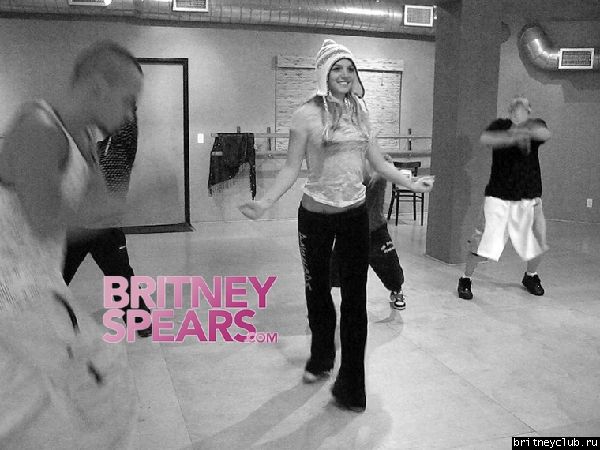 Репетиция танцев Бритни (новые фото)gallery_enlarged-britney-spears-dance-rehearsal-3-110708-c0e.jpg(Бритни Спирс, Britney Spears)