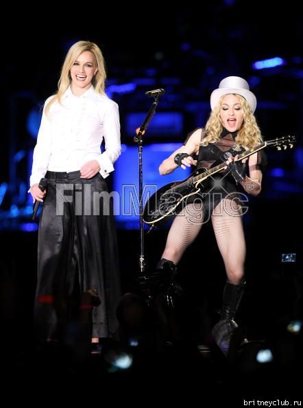 Выступление Бритни на концерте Мадонны (HQ)britney-madonna15.jpg(Бритни Спирс, Britney Spears)
