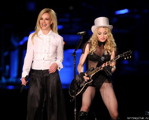 Выступление Бритни на концерте Мадонны (HQ)britney-madonna28.jpg(Бритни Спирс, Britney Spears)