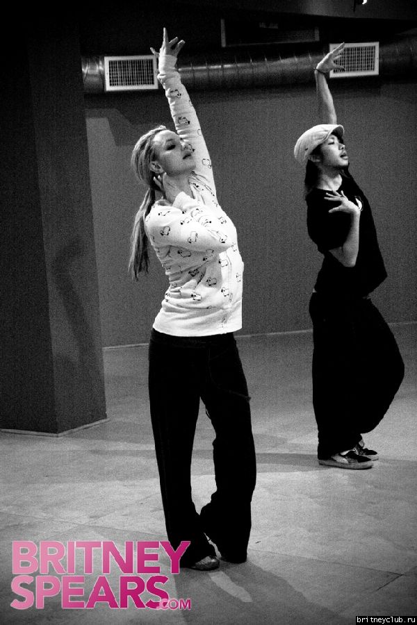 Бритни на танцевальной репетицииgallery_enlarged-britney-spears-dance-practice-111708-06.jpg(Бритни Спирс, Britney Spears)