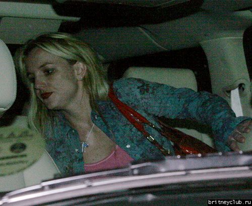 Бритни покидает ресторан Nobu после обеда с друзьямиbritney-spears-nobu-11168-2.jpg(Бритни Спирс, Britney Spears)