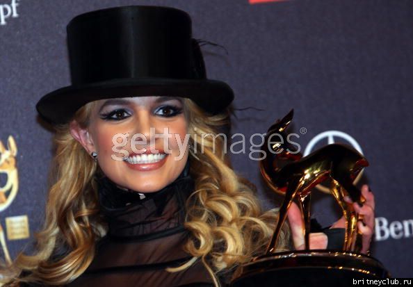 Бритни получила награду "Лучший международный поп-исполнитель" на Bambi Awards83845576.jpg(Бритни Спирс, Britney Spears)
