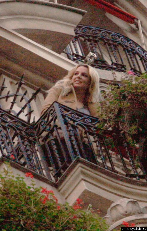 Бритни в отеле Парижаbritney-spears-paris-11288-3.jpg(Бритни Спирс, Britney Spears)