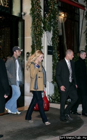 Бритни в отеле Парижаnormal_britney-spears-paris-11288-10.jpg(Бритни Спирс, Britney Spears)