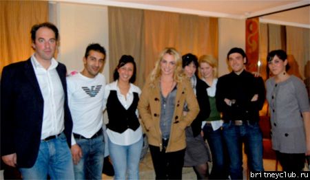 Бритни на радиостанции в Париже6245.jpg(Бритни Спирс, Britney Spears)