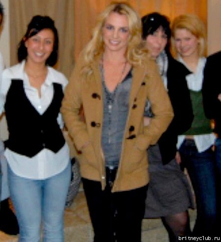 Бритни на радиостанции в Париже6246.jpg(Бритни Спирс, Britney Spears)