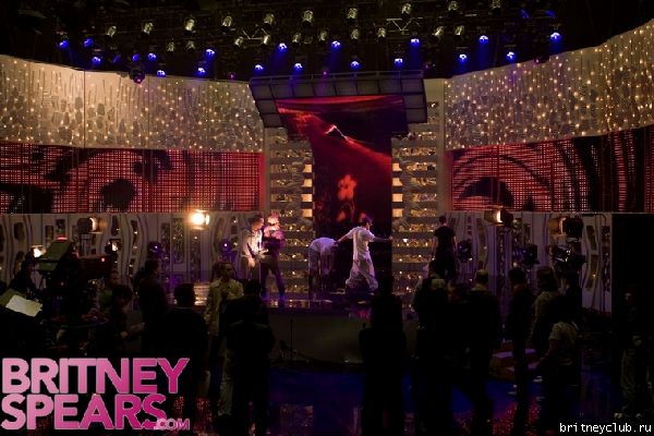 Выступление Бритни на шоу "HeyHeyHey" gallery_enlarged-britney-spears-japan-heyheyhey-121508-08.jpg(Бритни Спирс, Britney Spears)