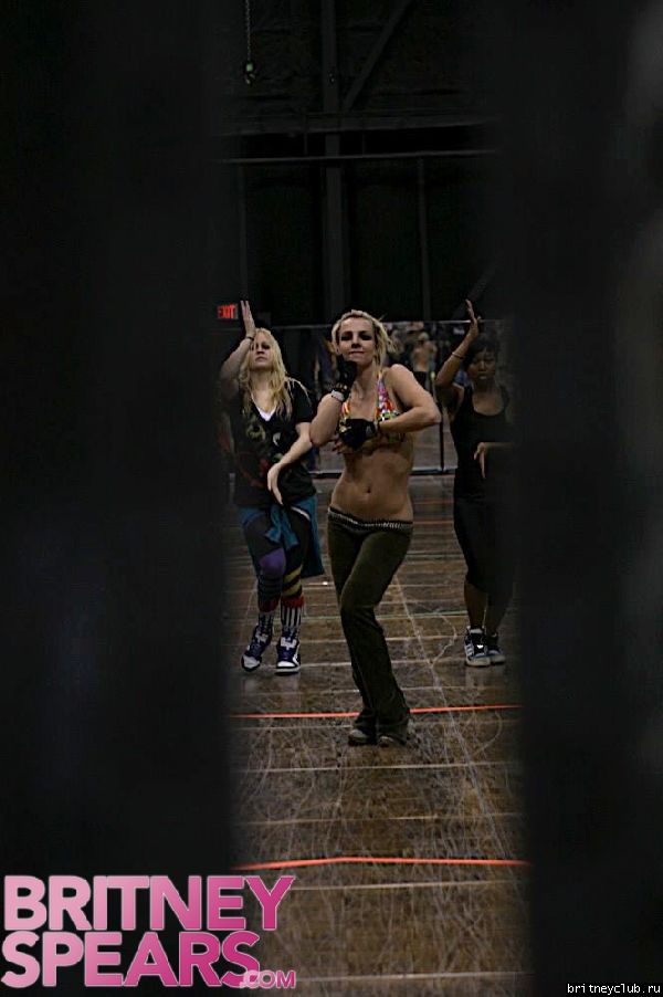Новые фото с танцевальной репетиции Бритниgallery_enlarged-img_7237.jpg(Бритни Спирс, Britney Spears)