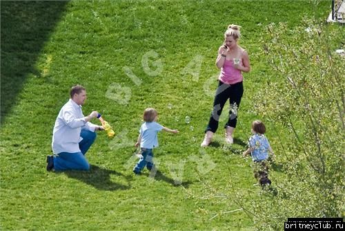 Бритни проводит время с детьми02.jpg(Бритни Спирс, Britney Spears)