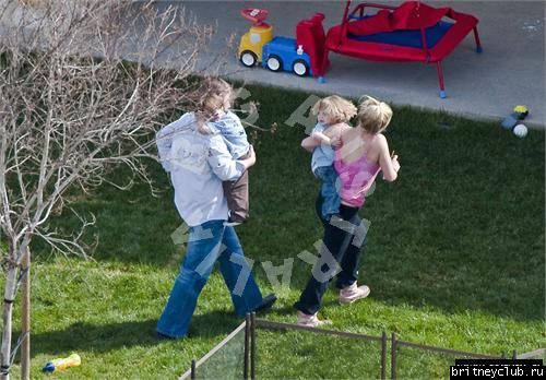 Бритни проводит время с детьми25.jpg(Бритни Спирс, Britney Spears)