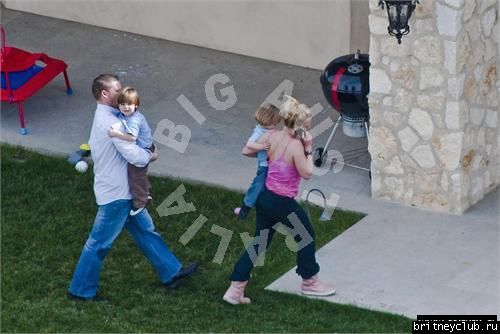 Бритни проводит время с детьми29.jpg(Бритни Спирс, Britney Spears)