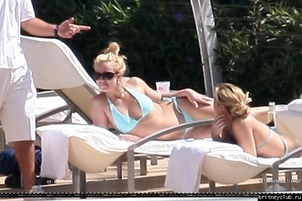 Бритни проводит время с детьми на свежем воздухе07.jpg(Бритни Спирс, Britney Spears)