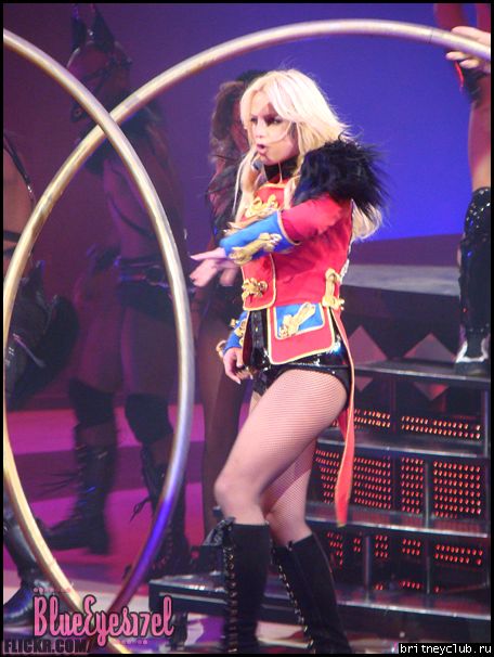 Фотографии с концерта Бритни в Торонто (Фото среднего качества)46.png(Бритни Спирс, Britney Spears)
