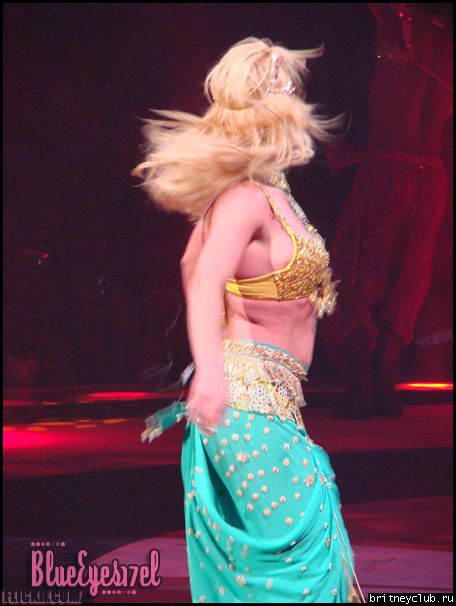 Фотографии с концерта Бритни в Торонто (Фото среднего качества)76.png(Бритни Спирс, Britney Spears)